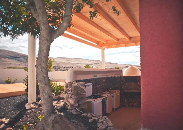 - Agua - Surf & Yoga