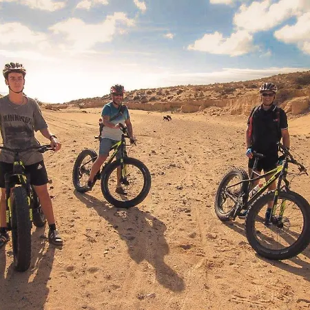 - Agua - Surf & Yoga ラ・パレッド