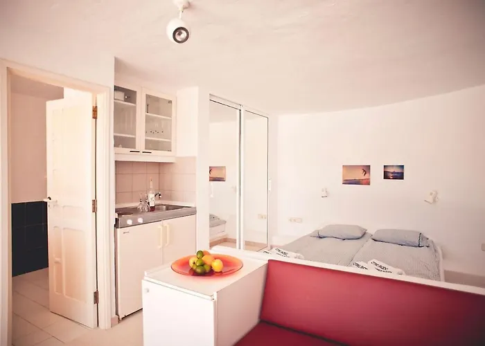 - Agua - Surf & Yoga