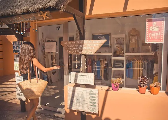 - Agua - Surf & Yoga La Pared (Las Palmas)