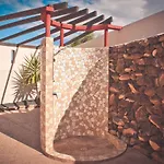 - Agua - Surf & Yoga